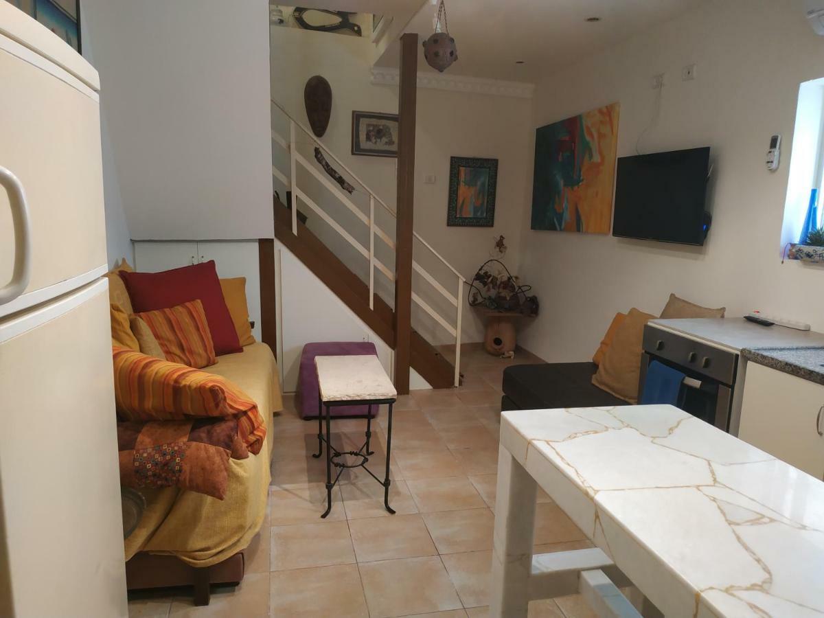 Studio Apt Great Location Heart Of Downtown District Lejlighed Haifa Eksteriør billede
