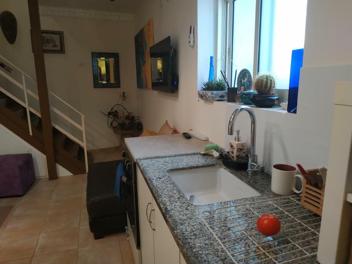 Studio Apt Great Location Heart Of Downtown District Lejlighed Haifa Eksteriør billede